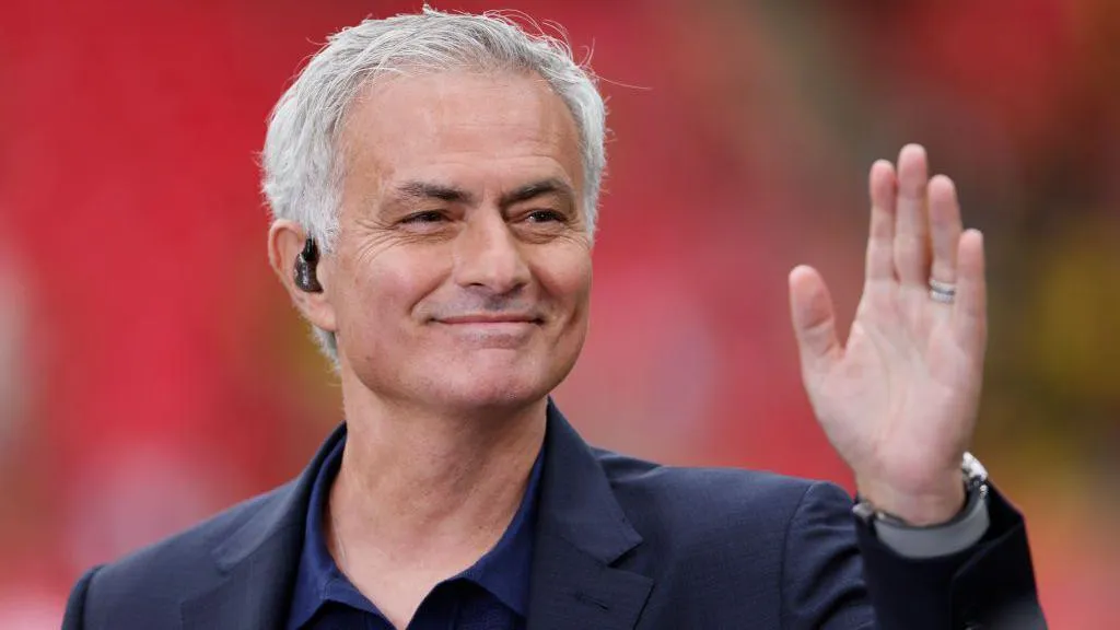 Who would say not to this Portuguese giant? - The Special One arrives for talks